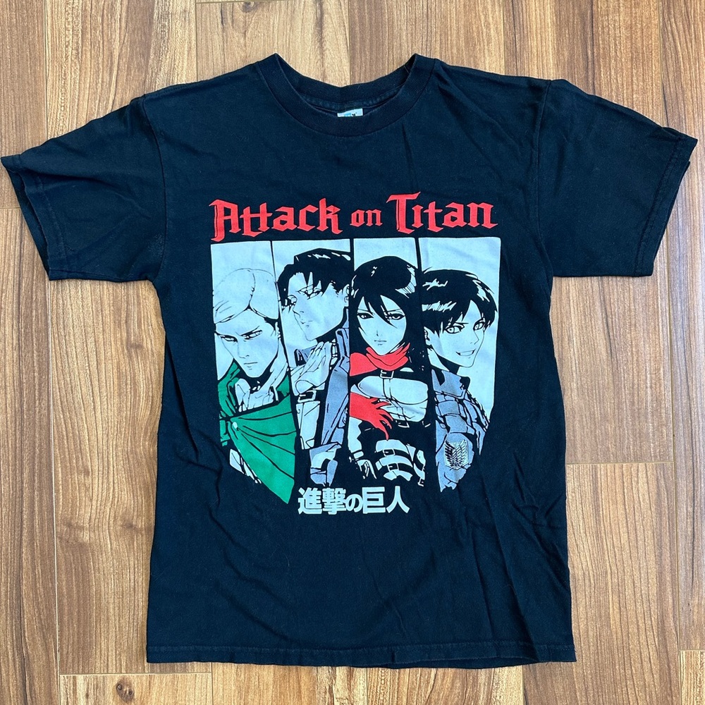 Attack on Titan Men’s Small T Shirt